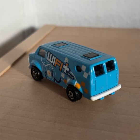 Matchbox Y2K 2006 Chevy Van WiFi Repair Diecast Model 1:74 Blue - Picture 6 of 8